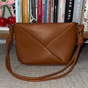 Chic Tan Adjustable Crossbody Shoulder Bag